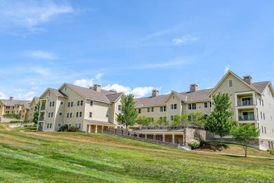 /international/us/717-719-q1-4-jackson-gore-adams-house-ludlow-vt-110104291138/