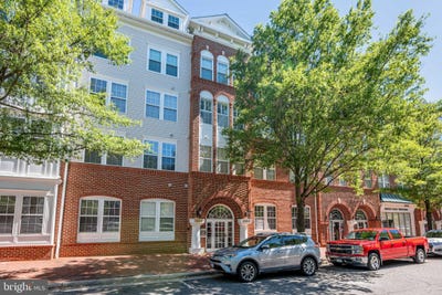 /international/us/4951-brenman-park-drive-alexandria-va-110108889691/
