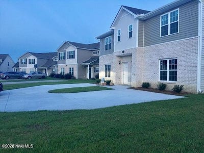 /international/us/2320-chavis-drive-greenville-nc-110107990967/