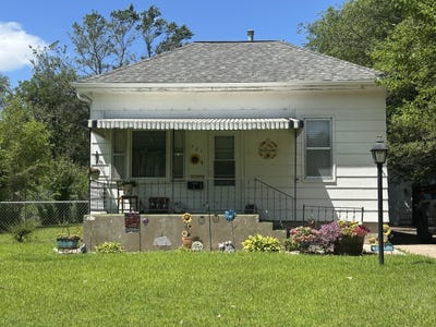 /international/us/721-beach-ave-se-huron-sd-110100985610/
