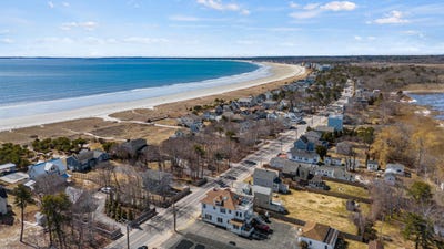 /international/us/9-e-grand-avenue-scarborough-me-110107383148/
