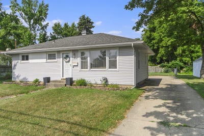 /international/us/2720-emerald-drive-kalamazoo-mi-110101102488/