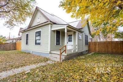 /international/us/622-w-commercial-st-weiser-id-110106735302/