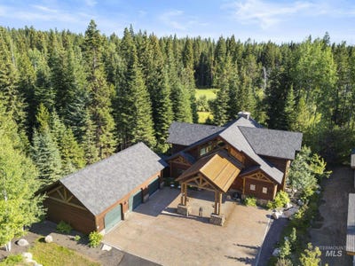 /international/us/1008-penstemen-place-mccall-id-110104840225/