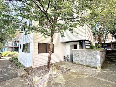 /international/us/720-nw-naito-pkwy-portland-or-110106226251/