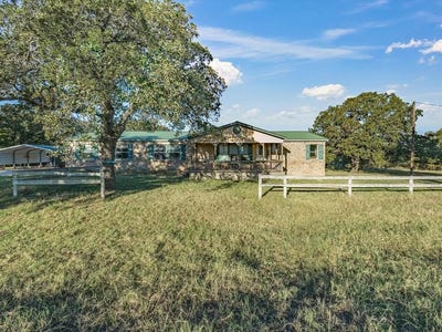 /international/us/381-w-mccool-road-nocona-tx-110103271268/