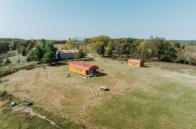 /international/us/18905-pine-road-willow-springs-mo-110095148291/