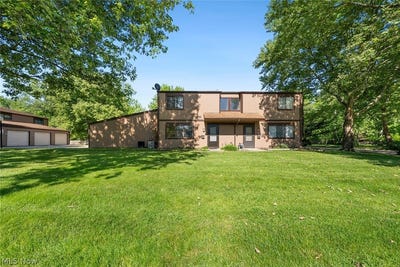 /international/us/9588-fernwood-drive-olmsted-falls-oh-110108445410/