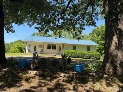 /international/us/2864-spring-valley-road-summersville-mo-110107937080/