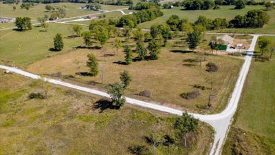/international/us/007-s-82nd-road-bolivar-mo-110102753420/