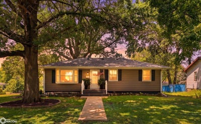 /international/us/519-s-2nd-avenue-danville-ia-110109490122/