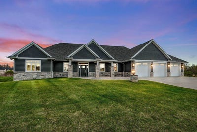 /international/us/2685-creekwood-circle-green-bay-wi-110107880294/