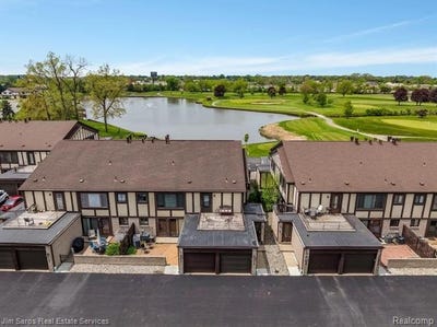/international/us/1089-country-club-drive-st-clair-shores-mi-110108097316/