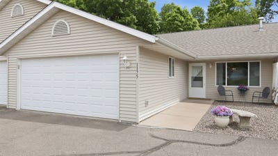 /international/us/1175-evergreen-lane-chippewa-falls-wi-110108479235/