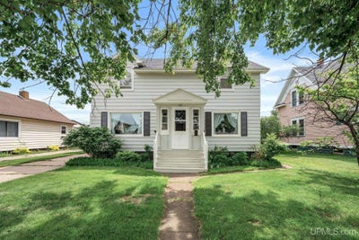 /international/us/1008-baldwin-avenue-negaunee-mi-110109104605/