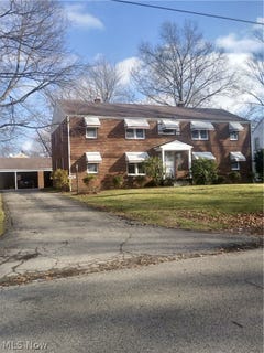 /international/us/5247-old-oxford-lane-youngstown-oh-110107735985/