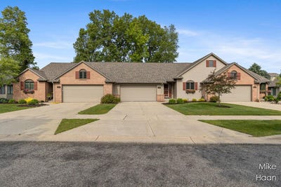 /international/us/815-hawthorne-court-greenville-mi-110100244294/