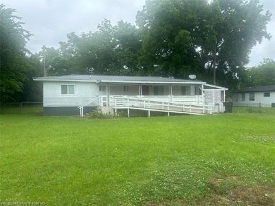 /international/us/403-w-argyle-st-sallisaw-ok-110108237122/