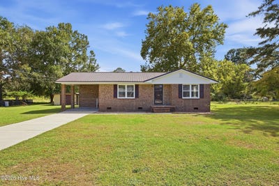 /international/us/109-e-walnut-street-bladenboro-nc-110120044070/