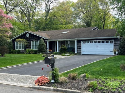 /international/us/20-oak-tree-drive-smithtown-ny-110108223070/