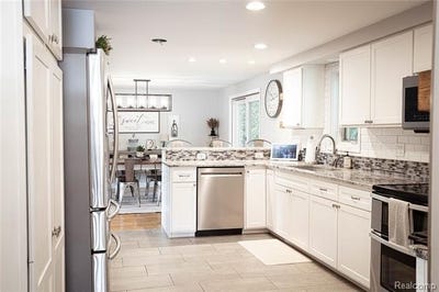 /international/us/8971-highland-drive-tittabawassee-twp-mi-110119465874/
