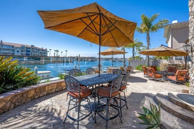 /international/us/1566-twin-tides-place-oxnard-ca-110098341649/
