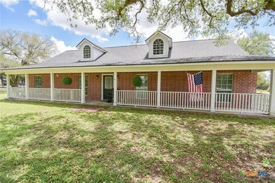 /international/us/4427-county-road-382-louise-tx-110108772887/