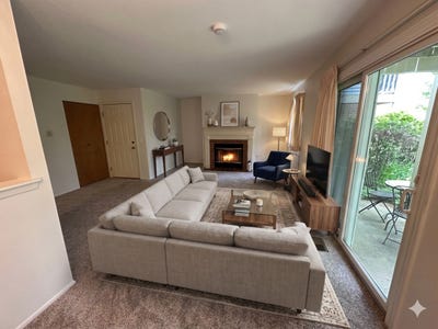 /international/us/197-camden-court-schaumburg-il-110108295994/