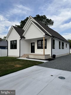 /international/us/110-n-school-st-greensboro-md-110108766299/