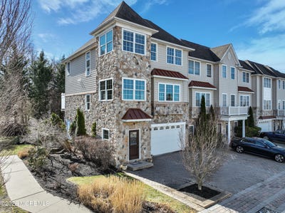 /international/us/12-white-oak-lane-aberdeen-nj-110107928017/