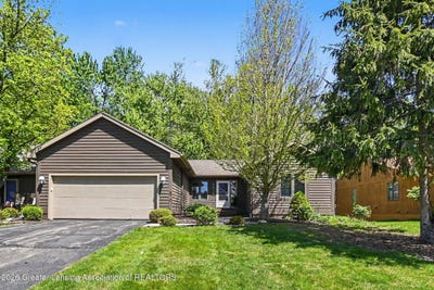 /international/us/2414-emerald-lake-drive-east-lansing-mi-110108058188/