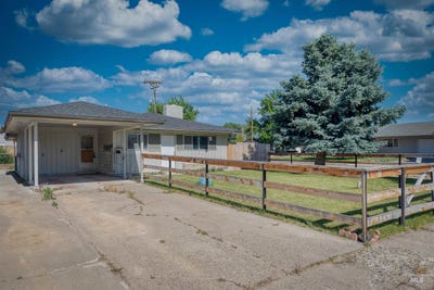 /international/us/521-n-11th-e-mountain-home-id-110108546601/
