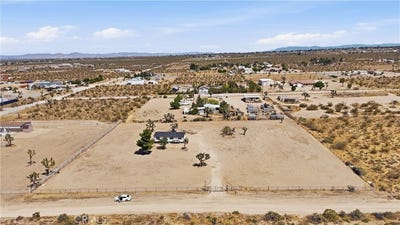 /international/us/12421-desert-view-road-pinon-hills-ca-110107668270/