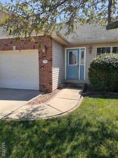 /international/us/10909-kentfield-drive-lebanon-il-110101244151/