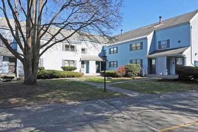 /international/us/7-rolling-hills-lenox-ma-110107440769/