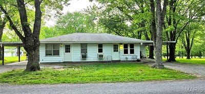 /international/us/6997-apple-lane-carbondale-il-110107658165/