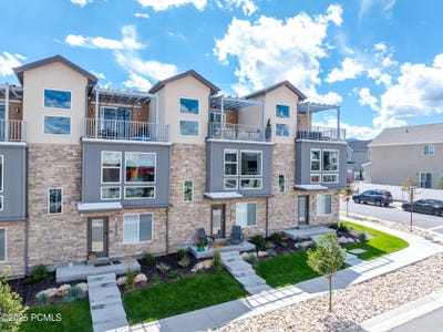 /international/us/1308-village-green-trail-park-city-ut-110101014655/?lang=id
