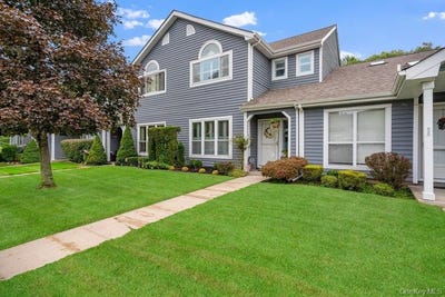 /international/us/840-birchwood-park-drive-middle-island-ny-110110304182/
