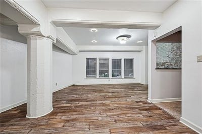 /international/us/333-julia-street-new-orleans-la-110108495372/