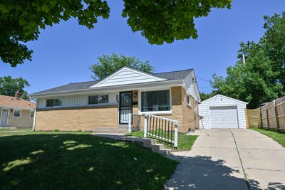 /international/us/6476-n-84th-st-milwaukee-wi-110109063022/