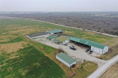 /international/us/17053-siloam-avenue-mendon-mo-110105279455/