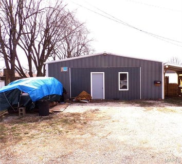 /international/us/903-s-clark-street-vandalia-mo-110106433908/
