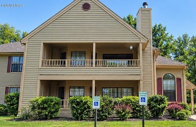 /international/us/405-chester-court-helmetta-nj-110120484762/