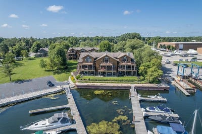 /international/us/740-quarterdeck-ln-sturgeon-bay-wi-110101222596/?lang=id