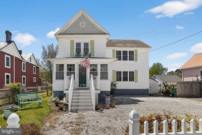 /international/us/6390-church-st-chincoteague-island-va-110109084652/