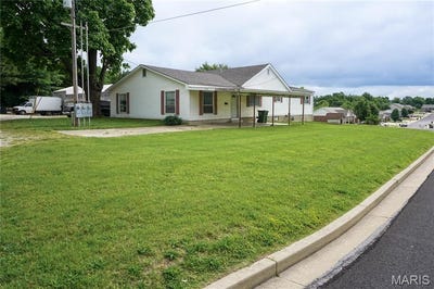 /international/us/2018-old-saint-james-road-rolla-mo-110108745445/