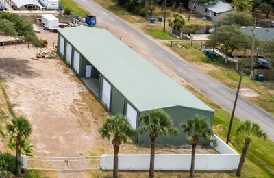 /international/us/1703-highway-35-s-buildings-rockport-tx-110095184666/