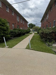 /international/us/15229-e-9-mile-road-east-detroit-mi-110108255960/