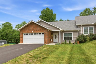 /international/us/525-hale-street-pearisburg-va-110108269620/