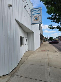 /international/us/101-s-main-street-lamberton-mn-110108551262/